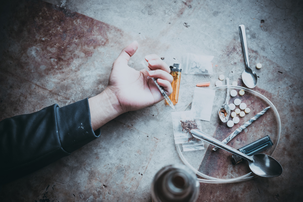 opioid-epidemic-substance-use-disorders-family-members-addiction-treatment-plans-support-groups