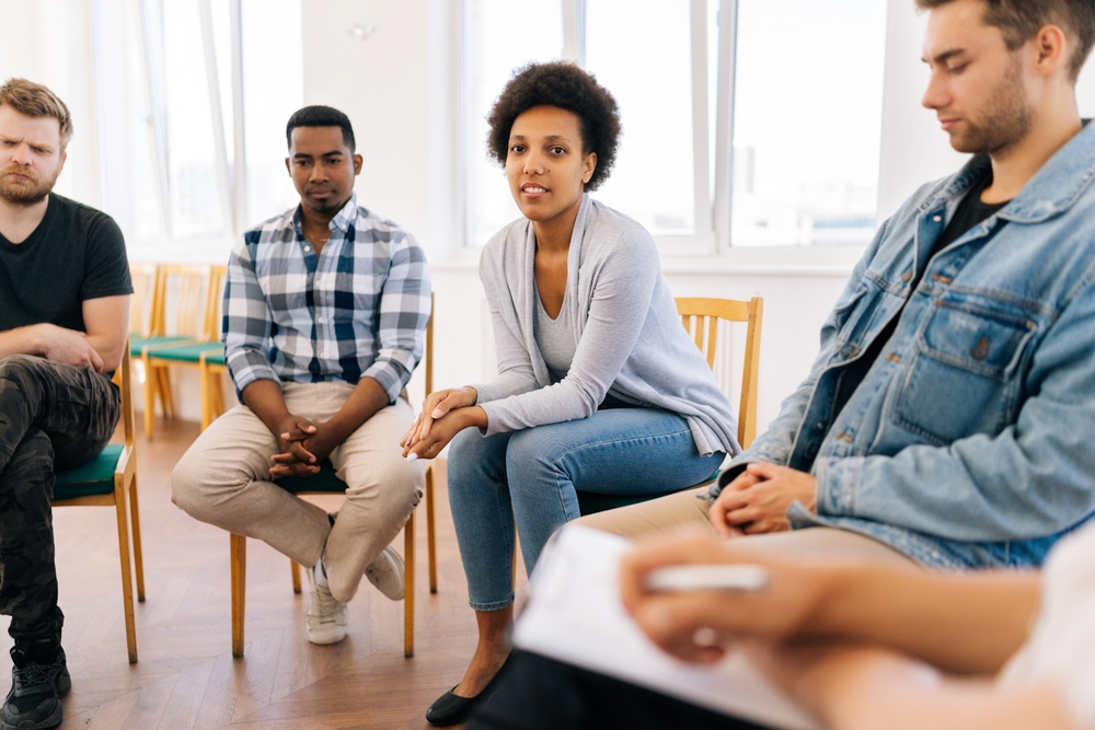 peer-support-groups-therapy-AA-NA-meeting-mood-disorders-heart-disease-symptoms-of-depression-side-effects-fall-asleep-medical-conditions-depressive-symptoms-social-model-of-addiction-recovery